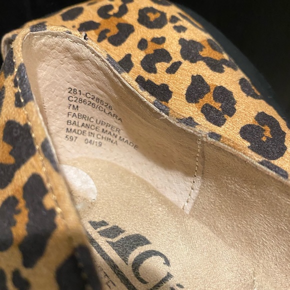 Cliff’s by white mountain size 7 leopard print flats - Picture 6 of 8